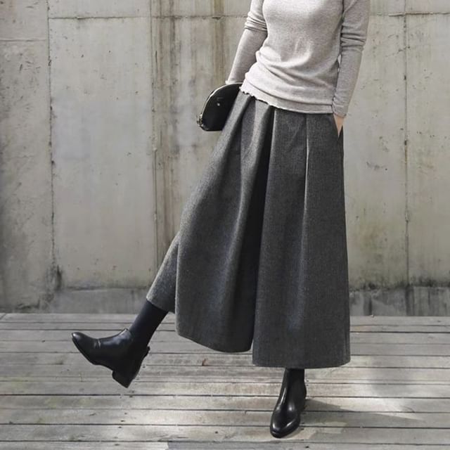 Mid Rise Plain Cropped Wide Leg Pants
