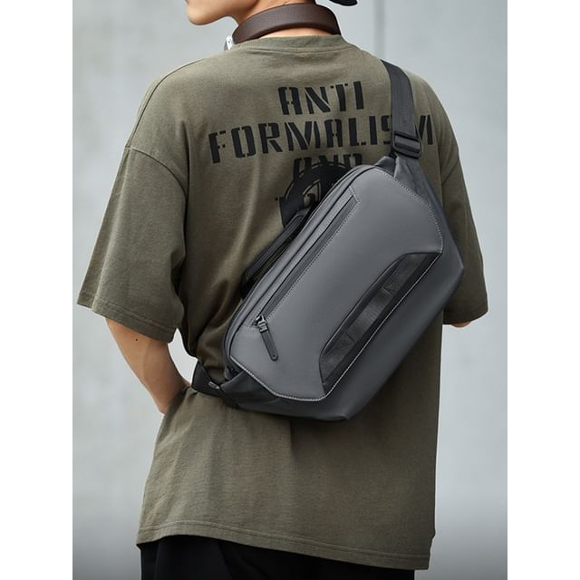 Plain Fabric Sling Chest Bag