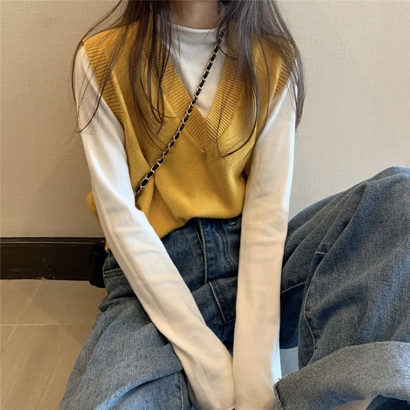 Mock-Neck Long-Sleeve Top / V-Neck Knit Vest