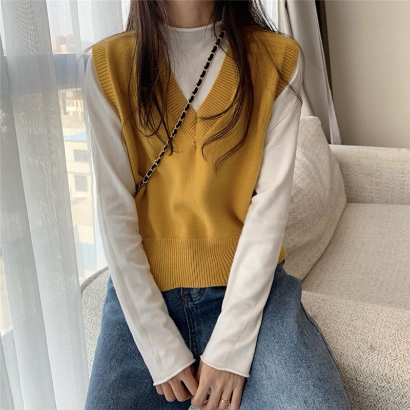 Mock-Neck Long-Sleeve Top / V-Neck Knit Vest