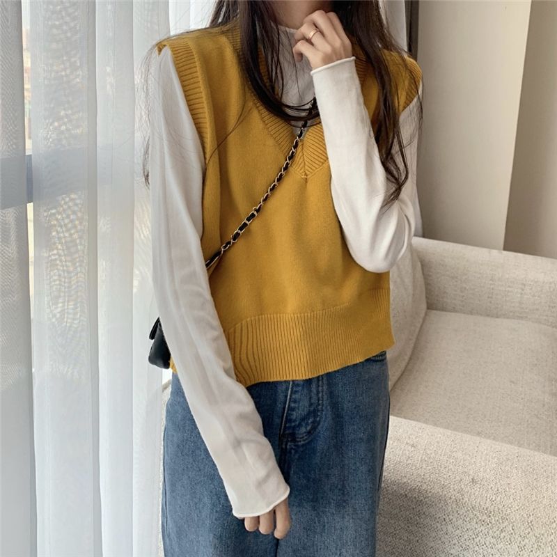 Mock-Neck Long-Sleeve Top / V-Neck Knit Vest