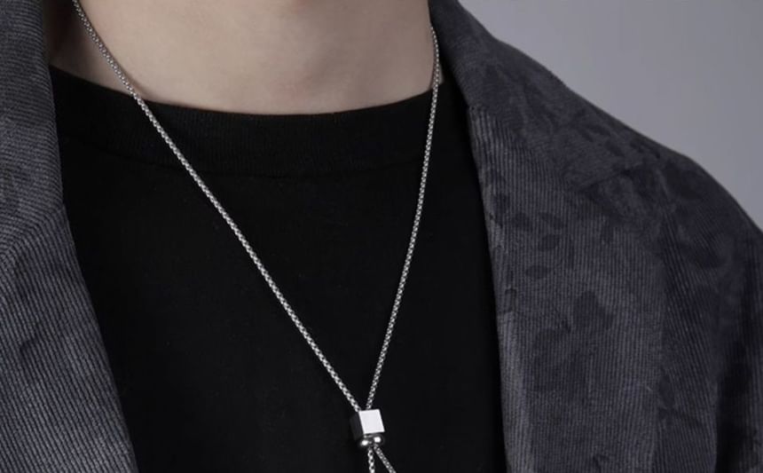 Bead Pendant Necklace