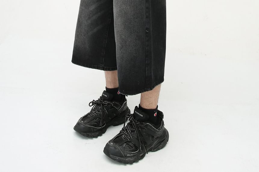 Mid Rise Washed Capri Wide Leg Jeans
