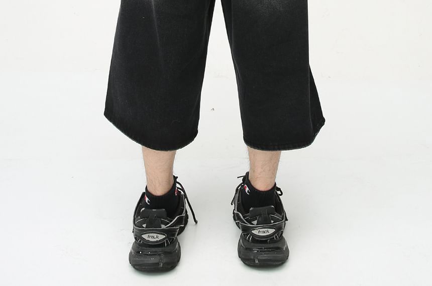 Mid Rise Washed Capri Wide Leg Jeans