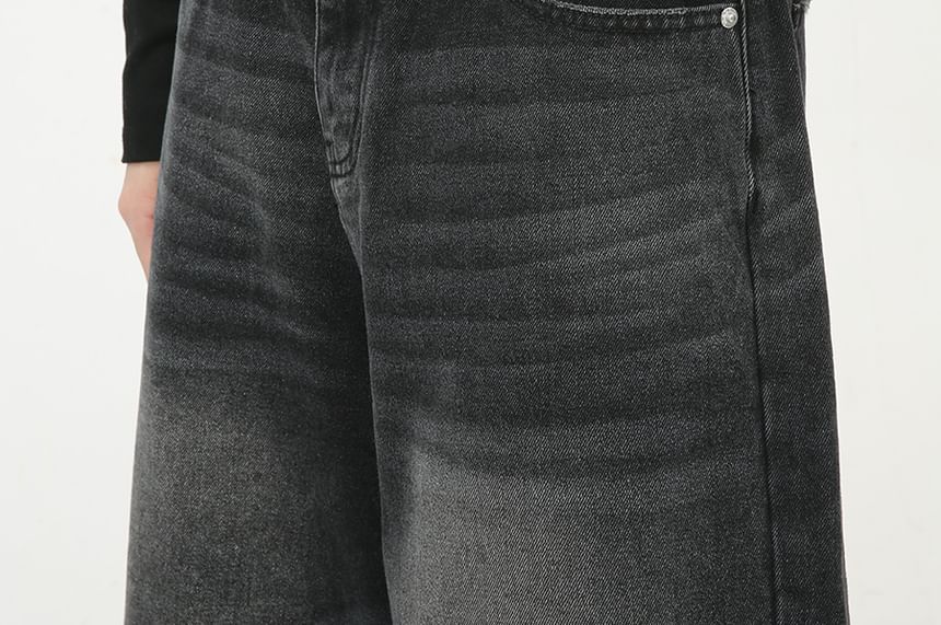 Mid Rise Washed Capri Wide Leg Jeans
