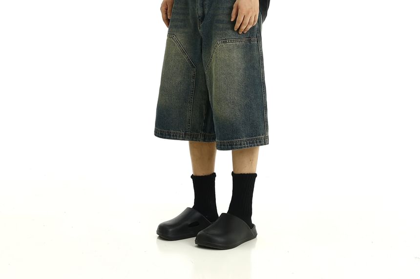 Mid Rise Washed Capri Wide Leg Jeans