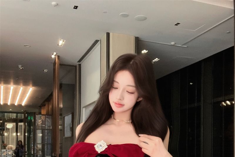 [M] Strapless Bow Sequined Fluffy Mini Bodycon Dress