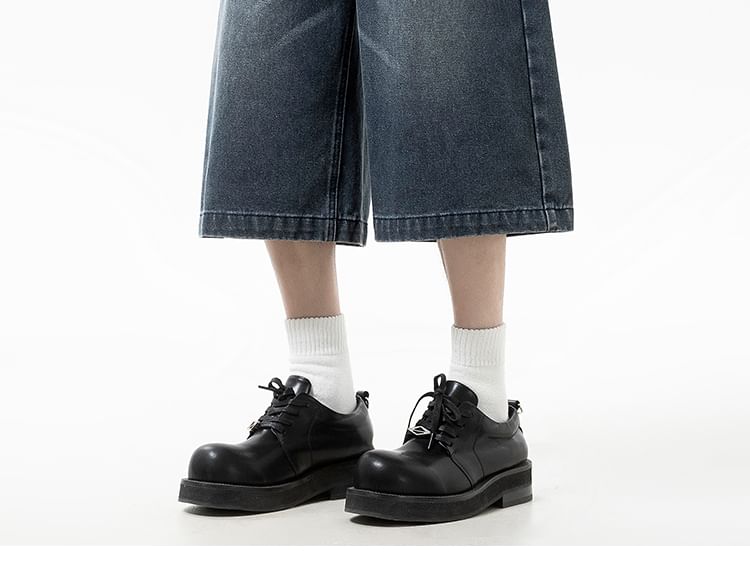 Mid Rise Washed Wide Leg Jorts