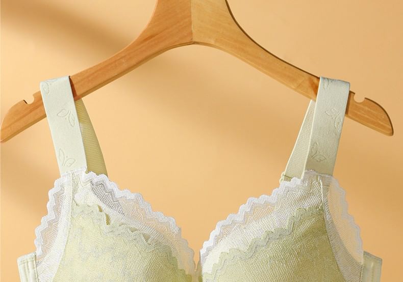 [90C - 120E] Plus Size Frill Trim Lace Bralette