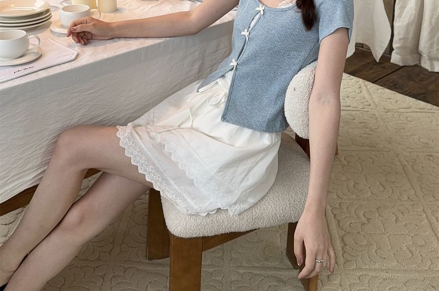 Mock Two-Piece Short-Sleeve Scoop Neck Lace Panel Slit Crop Top / High Waist Layered Mini A-Line Skirt