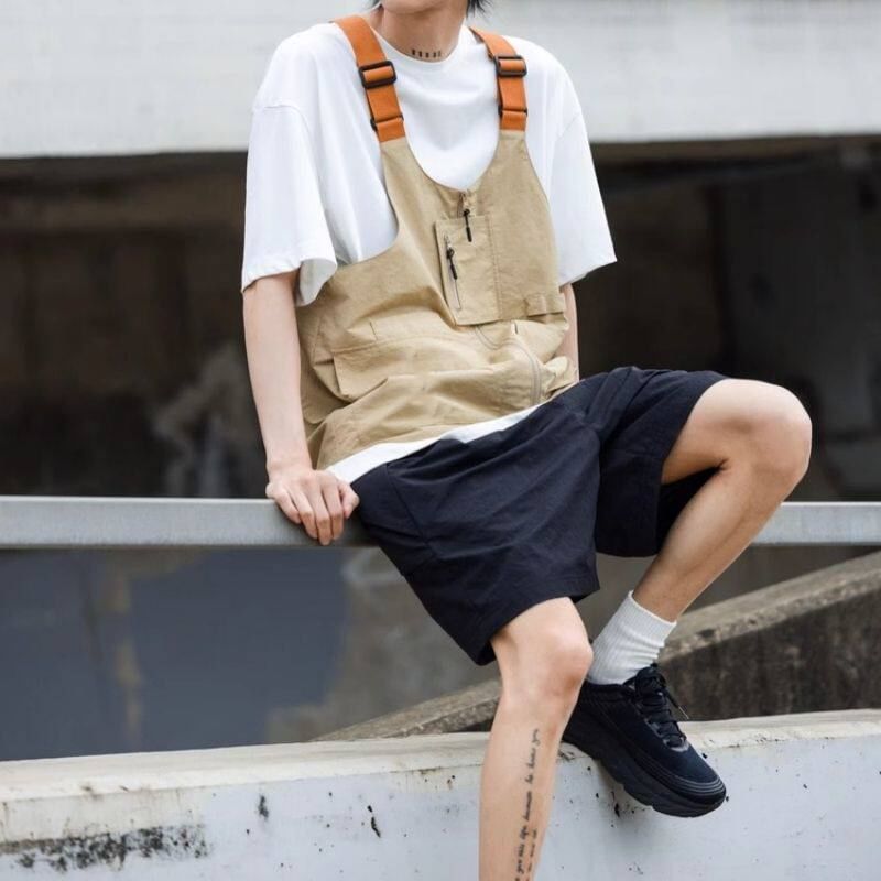 Two Tone Buckled Zip Cargo Vest