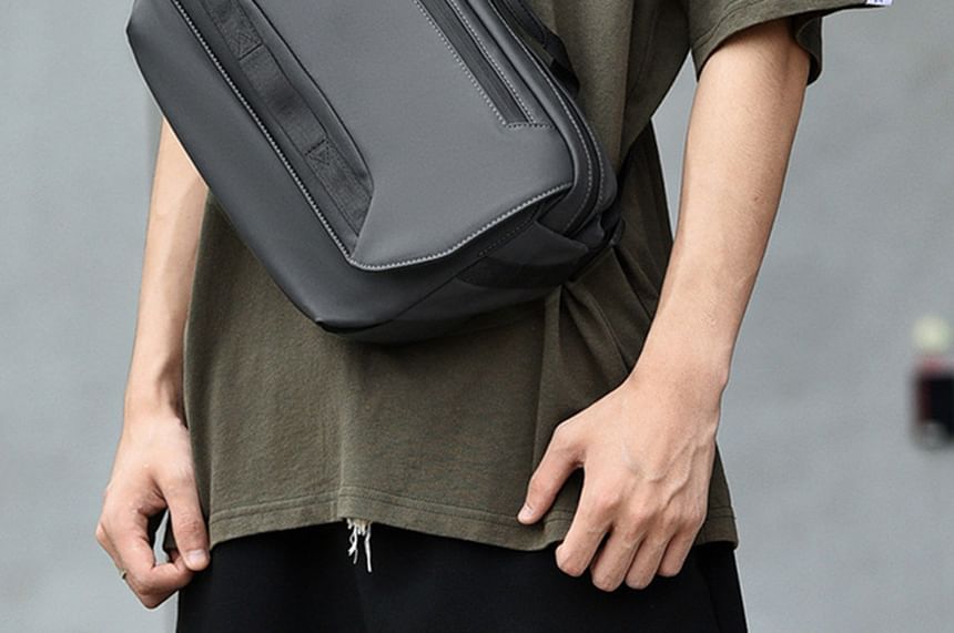 Plain Fabric Sling Chest Bag