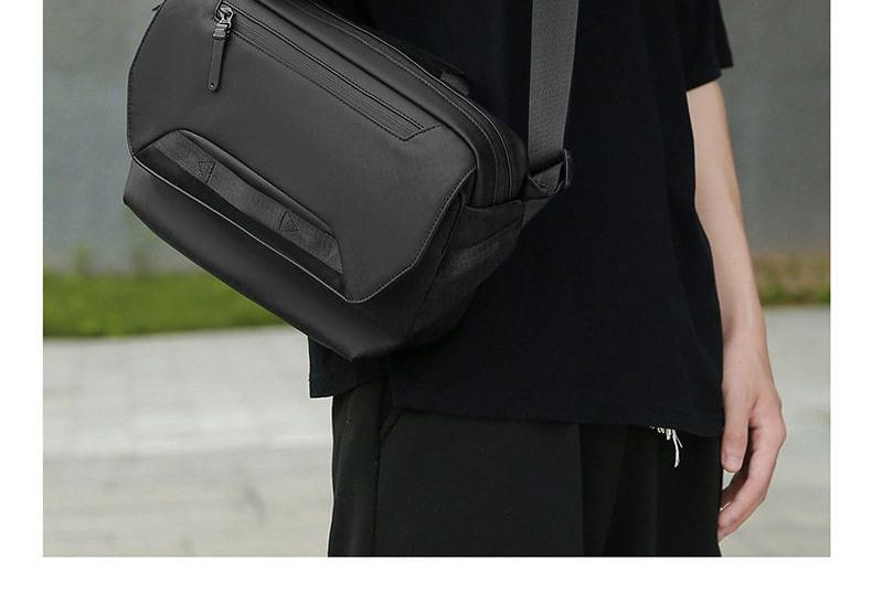 Plain Fabric Sling Chest Bag