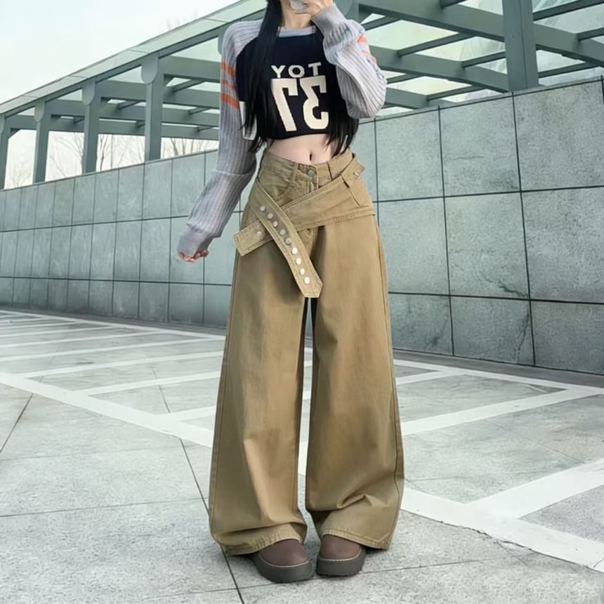 Mid Rise Plain Belted Baggy Jeans