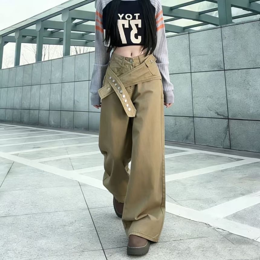 Mid Rise Plain Belted Baggy Jeans