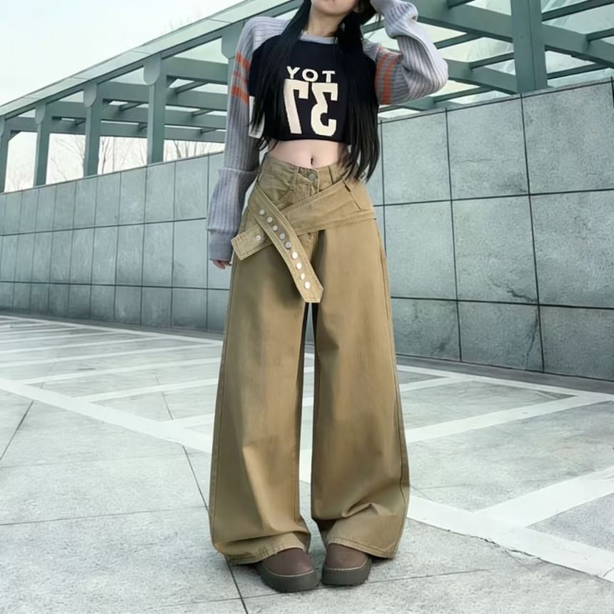 Mid Rise Plain Belted Baggy Jeans